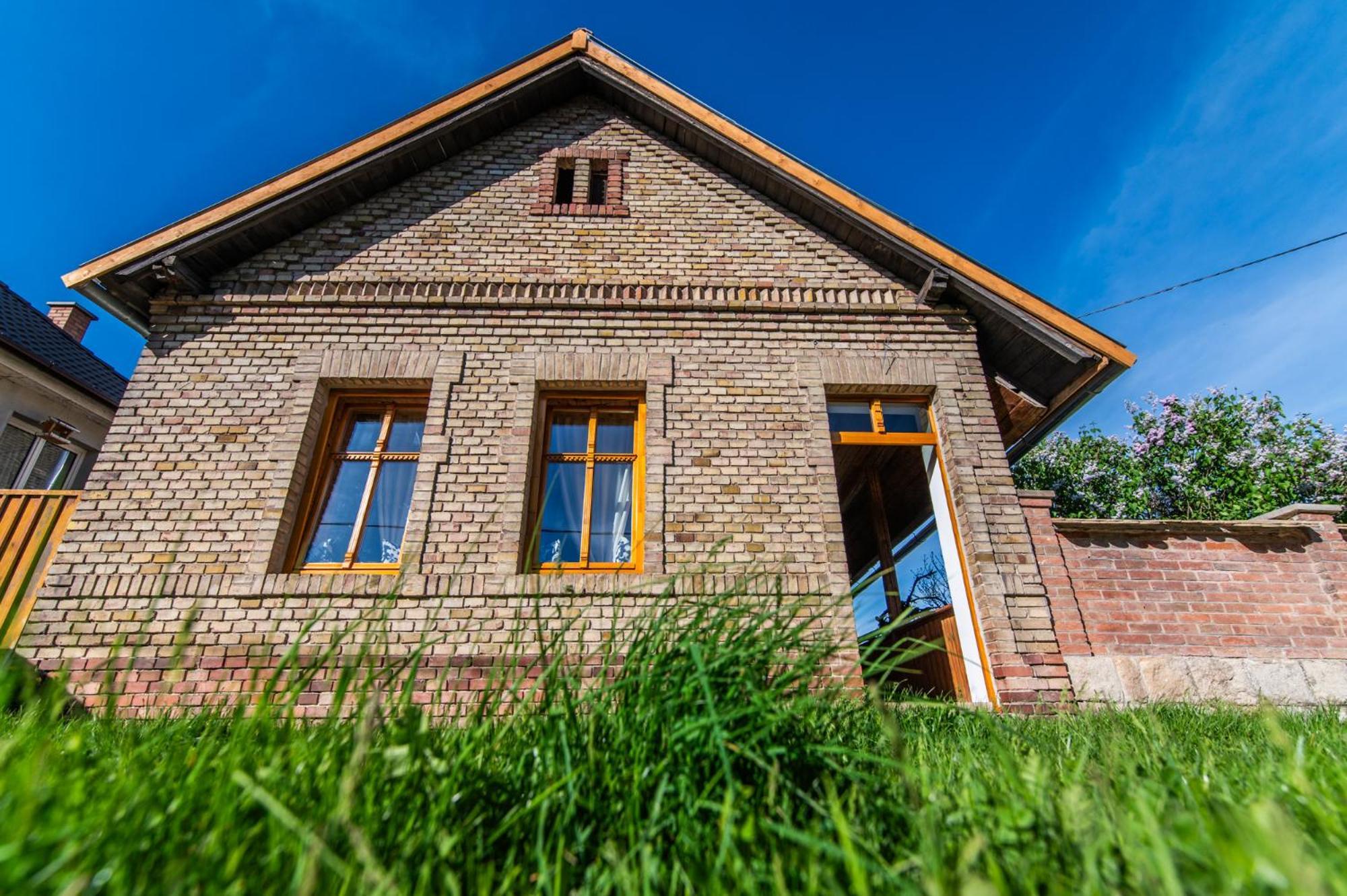 Minifaktura Loft Apartman & Reggelizo Es Etelbar Szokolya Екстериор снимка